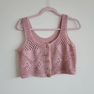 Vintage cropped dusty pink crochet sweater vest wood buttons size XS S knitted